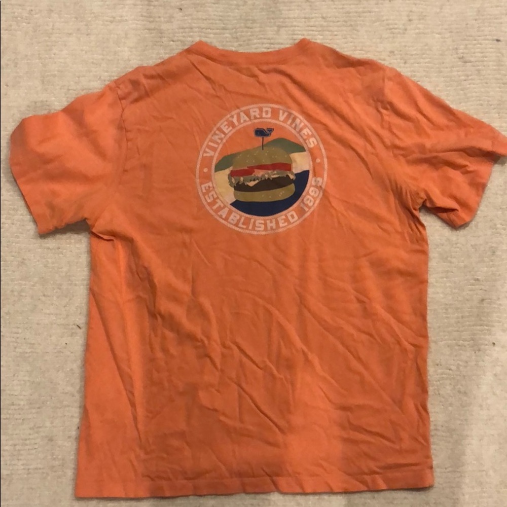 Vineyard vines burger T-shirt Medium